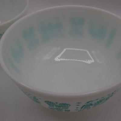 PYREX Butterprint Amish Mixing Bowl Set of (3) (See Description)