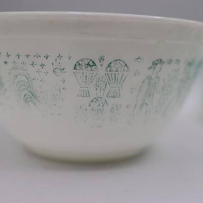 PYREX Butterprint Amish Mixing Bowl Set of (3) (See Description)