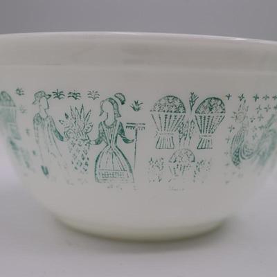 PYREX Butterprint Amish Mixing Bowl Set of (3) (See Description)