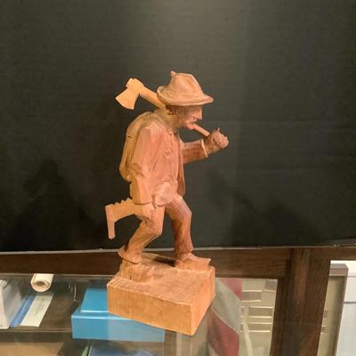 639 antique German Wood Carving "Black Forest Woodsman"