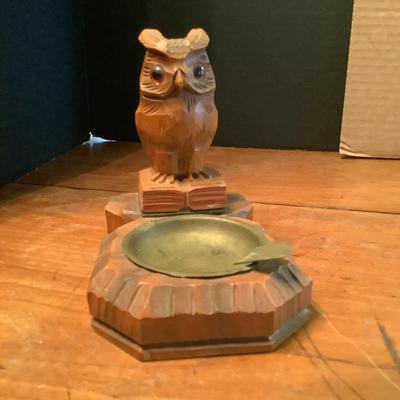 644 Vintage Hand carved Owl Pipe holder Tobacco Ashtray