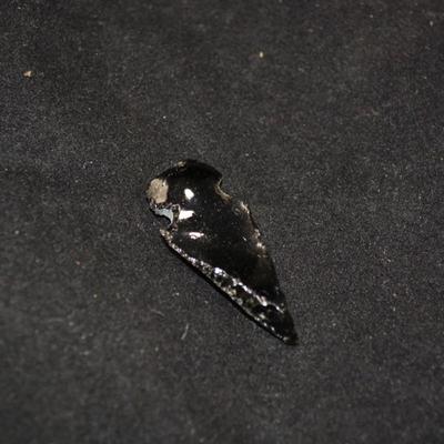 Lot of Arrowheads Made from Obsidian and Jasper