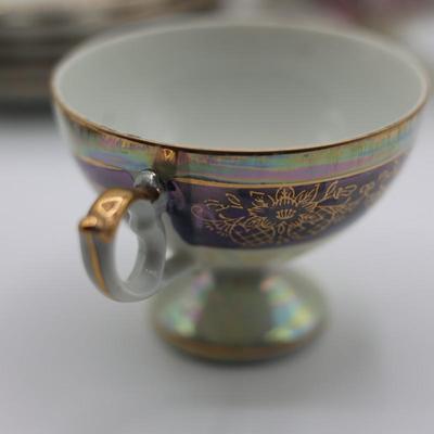 Porcelain (6) Teacups & (6) Saucers