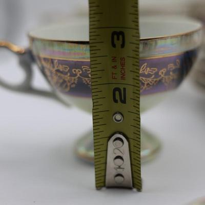 Porcelain (6) Teacups & (6) Saucers