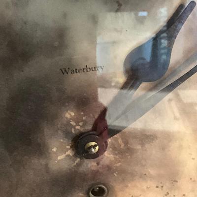942 Antique Waterbury Clock with Key