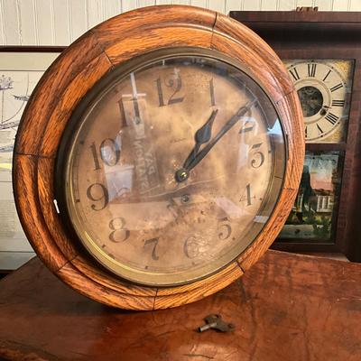 942 Antique Waterbury Clock with Key