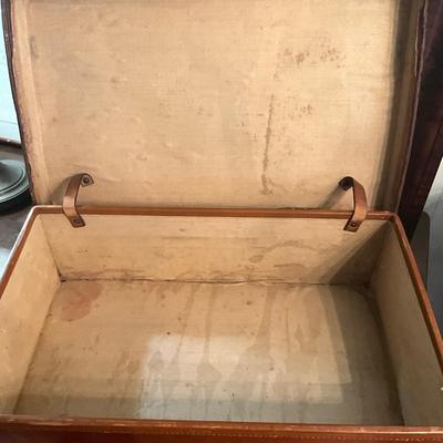 945 Vintage Leather Suitcase with Tray