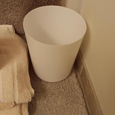 Bath towels - Bath rugs - Scale - trashcan - face masks and more