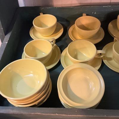 955 Set of Vintage Yellow Melamine set by Prolon