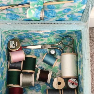 Dritz sewing basket with Sewing contents - thread - thimbles - scissors and more