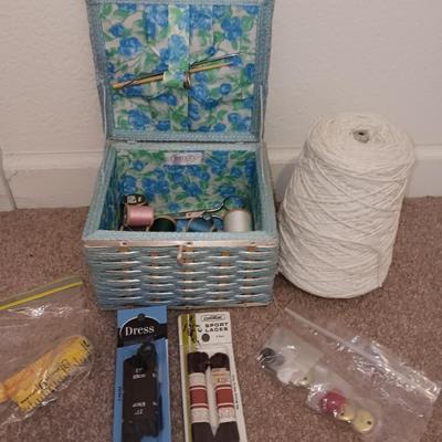 Dritz sewing basket with Sewing contents - thread - thimbles - scissors and more