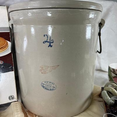 Collectible crock with lid, Vintage cups