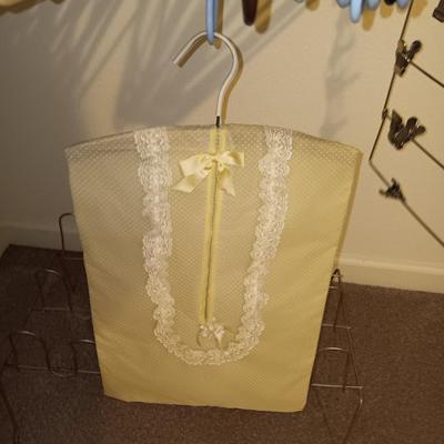 Closet organization - Clothes hangers - Shoe holder - and more