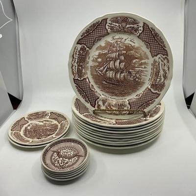 968 Vintage Friendship of Salem Plates