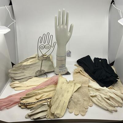 974 Vintage Glove and Porcelain Glove Mold Stretcher