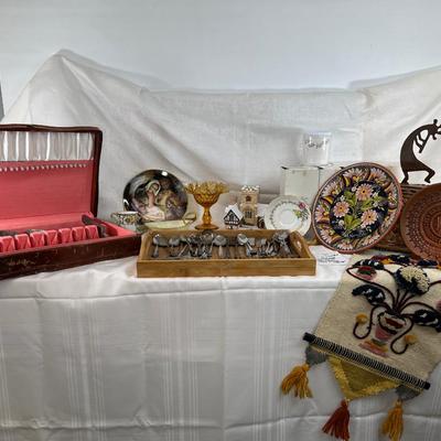 Silverware, Vintage boxes and tray, collectibles