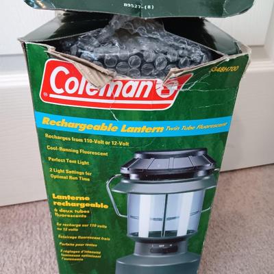 Coleman rechargeable 110 or 12 volt lantern twin tube fluorescent