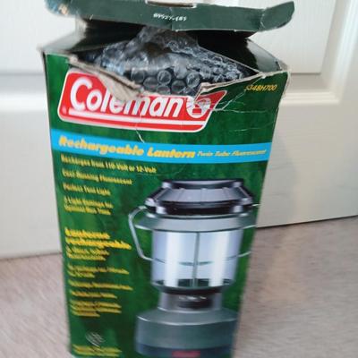 Coleman rechargeable 110 or 12 volt lantern twin tube fluorescent