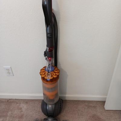 Dyson DV 40 Ball Vacuum with attachments