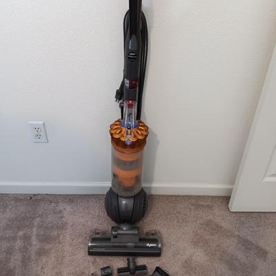 Dyson DV 40 Ball Vacuum with attachments