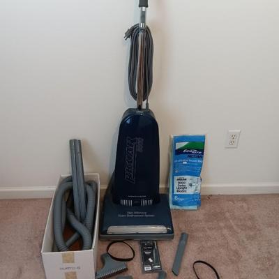 Ricar Model 8600 Vacuum cleaner with extras