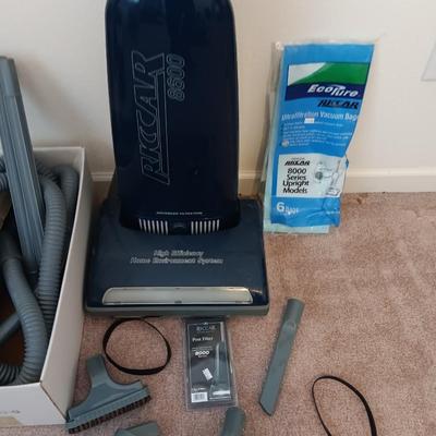 Ricar Model 8600 Vacuum cleaner with extras