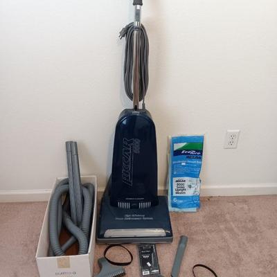 Ricar Model 8600 Vacuum cleaner with extras