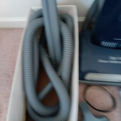 Ricar Model 8600 Vacuum cleaner with extras