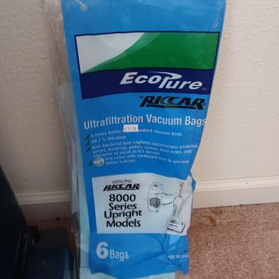 Ricar Model 8600 Vacuum cleaner with extras