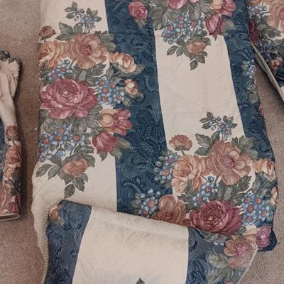 Queen size floral bedding set with two valances and pillows