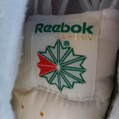 Men's size 11.5 Reebok Classic tennis shoes - Like new !