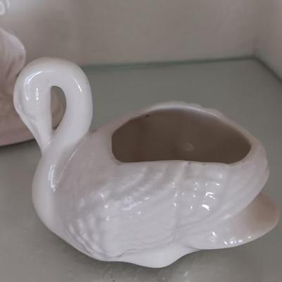 Inarco Cherub ceramic vase - dish with roses and a porcelain swan