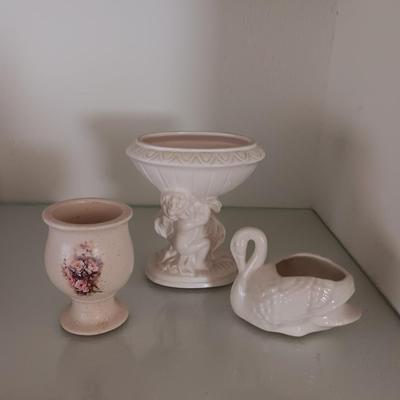 Inarco Cherub ceramic vase - dish with roses and a porcelain swan