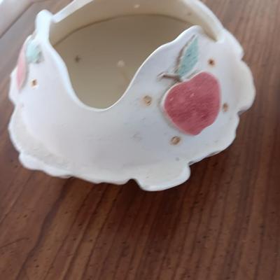 Potpourri burners and apple pie candle dish