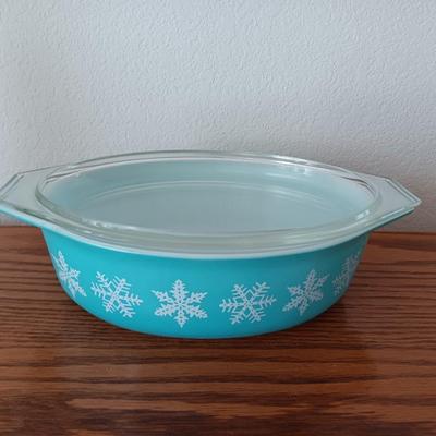 Rare Vintage Pyrex Turquoise Snowflake Lg Oval Casserole with Lid 045