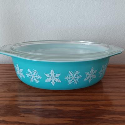 Rare Vintage Pyrex Turquoise Snowflake Lg Oval Casserole with Lid 045
