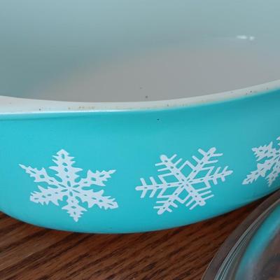 Rare Vintage Pyrex Turquoise Snowflake Lg Oval Casserole with Lid 045