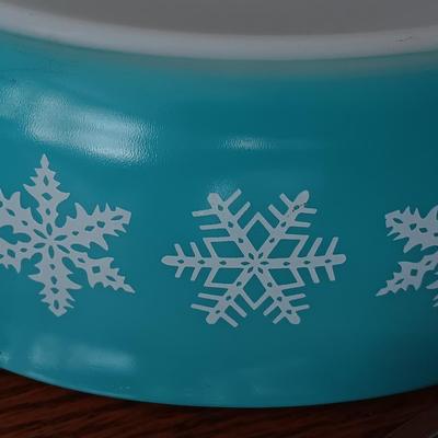 Rare Vintage Pyrex Turquoise Snowflake Lg Oval Casserole with Lid 045