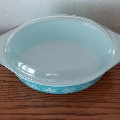 Rare Vintage Pyrex Turquoise Snowflake Lg Oval Casserole with Lid 045