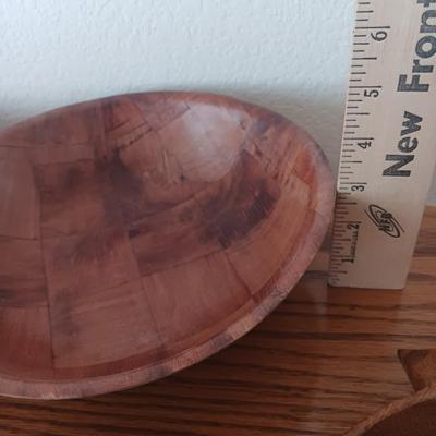 Set of four Monkey Pod wood pineapple dishes with two larger woven wood bowls