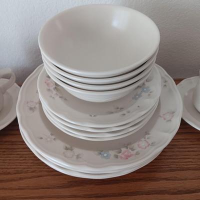 Set of PFALTZGRAFF Tea Rose 4-piece setting - Mugs - Saucers - plates- Bowls 2 of 2