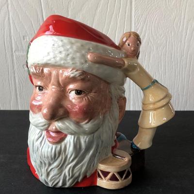 LOT 33G: Vintage 1981 Royal Doulton Santa Claus 7
