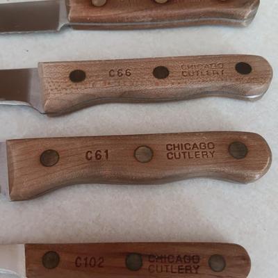 Wooden wall hanging spice rack and Chicago cutery set in knife block