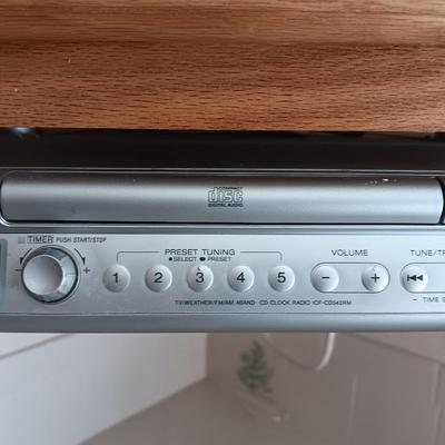 Working NICE! Cupboard undermount Sony AM/FM CD radio