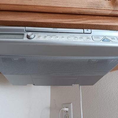Working NICE! Cupboard undermount Sony AM/FM CD radio