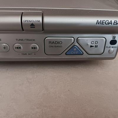 Working NICE! Cupboard undermount Sony AM/FM CD radio