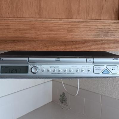 Working NICE! Cupboard undermount Sony AM/FM CD radio