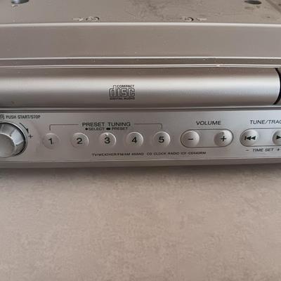 Working NICE! Cupboard undermount Sony AM/FM CD radio