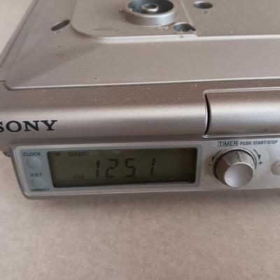 Working NICE! Cupboard undermount Sony AM/FM CD radio