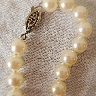 3 vintage necklaces Pearls, and beads